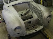 Renovace aerodynamickho veterna Tatra 87 v kopivnick firm Ecorra.