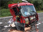 U obce Stlky na Kromsku se srazilo slovensk auto, esk kamion a