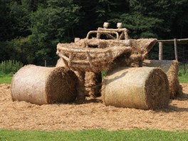 Monstertruck. Na nkteré sochy mohou dti do 25 kilogram, na jiné i