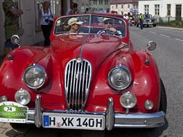 Jaguar XK 140 DHC, 3,4 litr, 210 koní, vyroben 1955