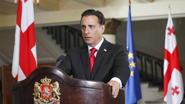 Záb�r z filmu P�tidenní válka. Michaila Saaka�viliho hraje Andy Garcia.