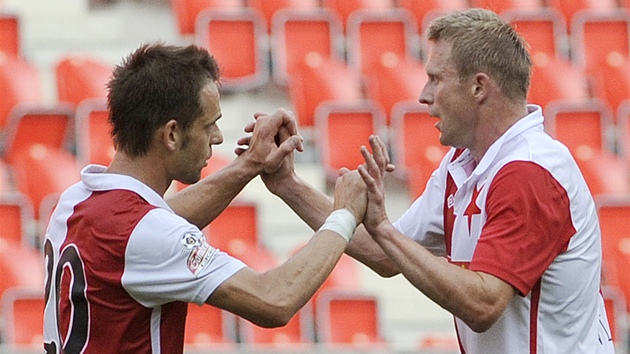 Slávistický útoník Stanislav Vlek (vpravo) v ligovém utkání