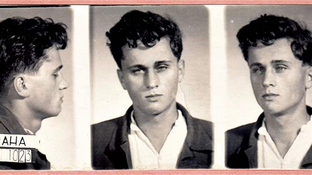 Josef Man na policejn fotografii z vazby, kde skonil po zaten za