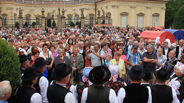 Letošní 10. ročník Festivalu česneku v Buchlovicích se vydařil.  