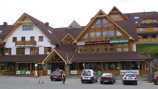 Auta budou moci v Rokytnici parkovat jen nkde. (ilustraní snímek)