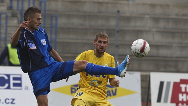 Teplický Stoický sleduje soupee v pohárovém duelu proti Ústí nad Labem. 