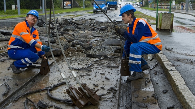 Kvli oprav kolejí je od pondlí uzavena Vejprnická ulice v Plzni. 