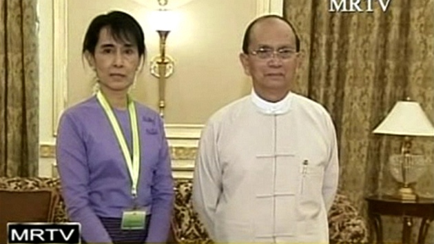 Barmská disidentka Su ij pi schzce s prezidentem Theinem Seinem