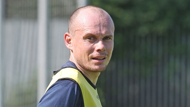 Václav Kolou�ek na tréninku brn�nských fotbalist�.