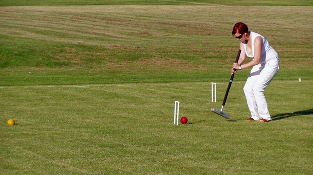 JE TO TAM! Golf kroket má nejen své hrá�e, ale také hrá�ky.
