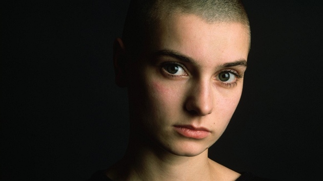 Sinéad O´Connor shodila vlasy i pár kil.