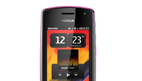 Nokia 600