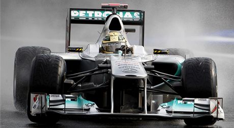 Michael Schumacher s Mercedesem pi trninku v belgickm Spa