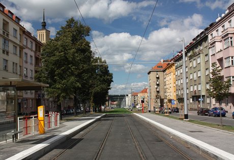 Rekonstruovan tramvajov tra z Vtznho nm. do Podbaby - zastvka Zelen