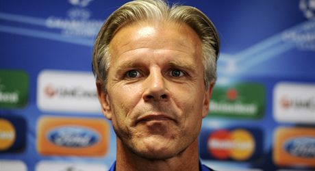 Kodaský trenér Ronald Nilsson na tiskové konferenci.