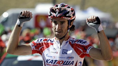 Daniel Moreno projídí vítzn cílem 4. etapy cyklistické Vuelty.
