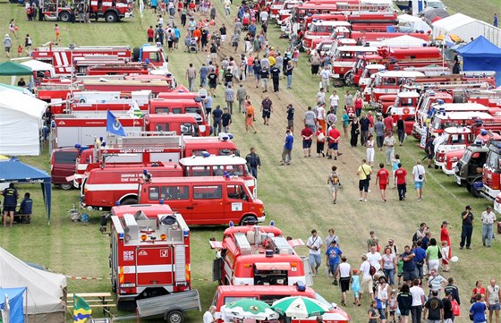 Největší setkání hasičů a hasicí techniky v Česku PyroCar na přibyslavském