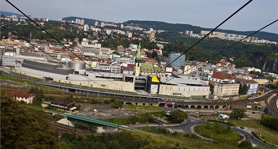 Pohled na Ústí nad Labem z nové lanovky na Vtrui