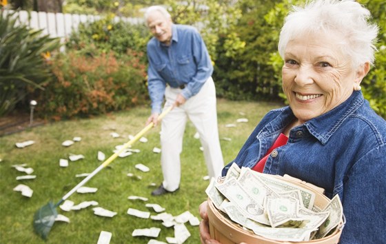 Peníze naspořené v penzijním fondu můžete použít na cokoliv. Ilustrační snímek