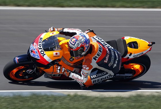 Casey Stoner pi kvalifikaci na Velkou cenu Indianapolisu