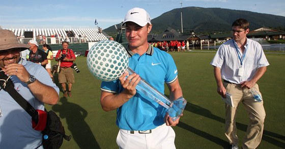 ANGLICKÁ RADOST V BESKYDECH. Golfista Oliver Fisher na Czech Open v eladné