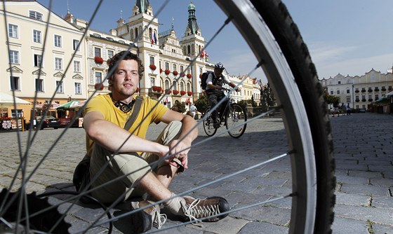 Cyklokoordinátor pardubického magistrátu Vojtch Jirsa ríká, e se v posledních letech podmínky pro cyklisty v Pardubicích skuten zlepily.