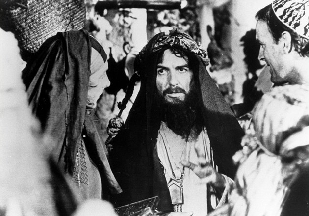 Tak vtipní, až je zakázali. Vracejí se kacíři, kteří si zpívají na kříži