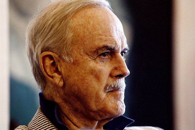 John Cleese v Praze