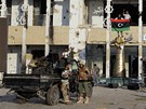 Libyjtí povstalci vpadli do ponieného komplexu Báb al-Azízíja v srdci...