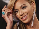 Thotná pop star Beyoncé Knowlesová pispla do rodinné kasiky sumou 648...