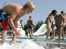 Koulova�ka na Jir�skov� koupali�ti v N�chod� v l�t� 2011.