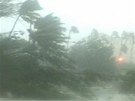 Hurikán Irene se pehnal pes Bahamy.