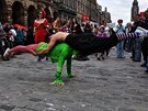 Fringe Edinburgh 2011 - Cirk La Putyka pedvádí své umní v deti