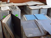 Sušení promočených knih v Moravskoslezské vědecké knihovně v Ostravě.