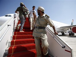 Letoun se dostal na pední stránky novin v roce 2009, kdy ho Kaddáfí vyslal do