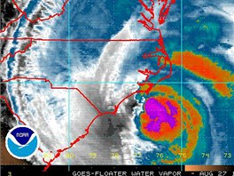 Vtry hurikánu Irene se pohybují o rychlosti tém 130 kilometr v hodin.