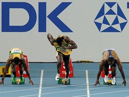 BOLTOVA ZLÁ CHVÍLE. Jamajský rychlík Usain Bolt vyráí z blok pedasn.