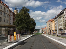 Rekonstruovan tramvajov tra z Vtznho nm. do Podbaby - zastvka Zelen