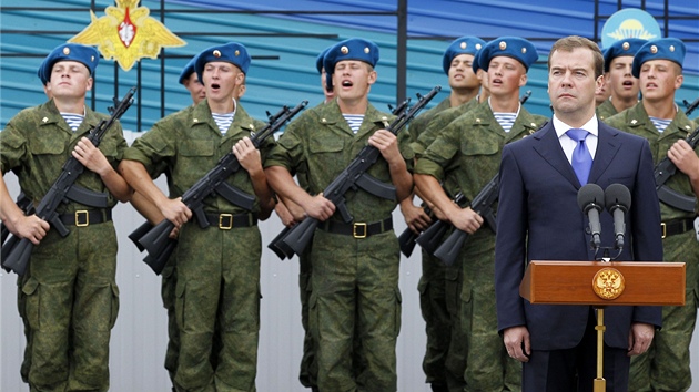 Ruský prezident Dmitrij Medvedv v Ulan-Ude ped setkáním s Kimem promluvil