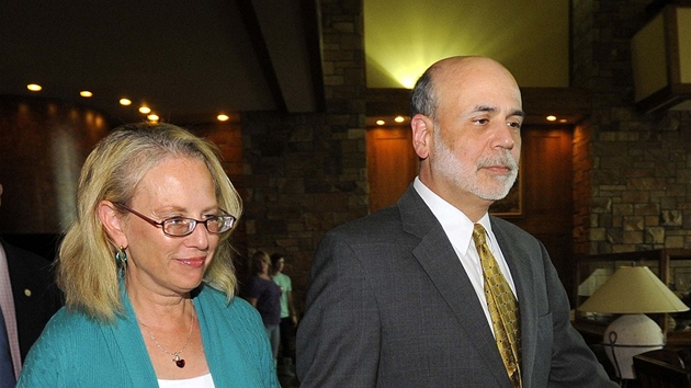 �éf Fedu Ben Bernanke se svou �enou