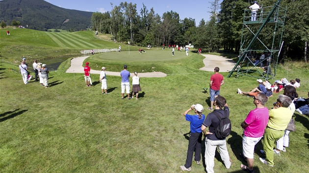 U-RAMPA. Nová eladenská jamka íslo 7 se stala postrachem úastník Czech Open.