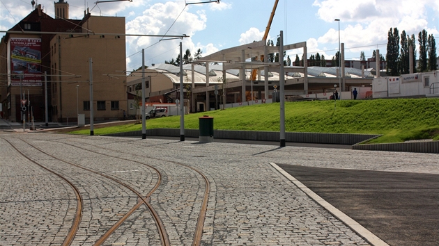 Rekonstruovaná tramvajová tra z Vítzného námstí do Podbaby
