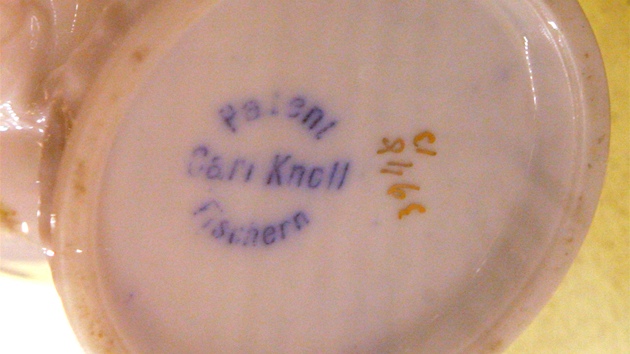 Patent Carla Knolla - pítko v pravém úhlu k drátku se neujal, pohárky byly