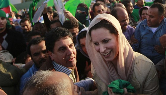 Aja Kaddáfiová v Tripolisu (19. bezna 2011)