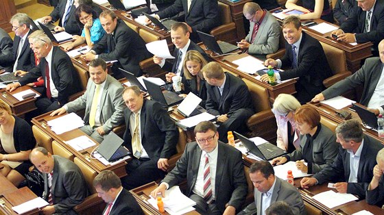 Poslanci ve Sněmovně (ilustrační snímek)