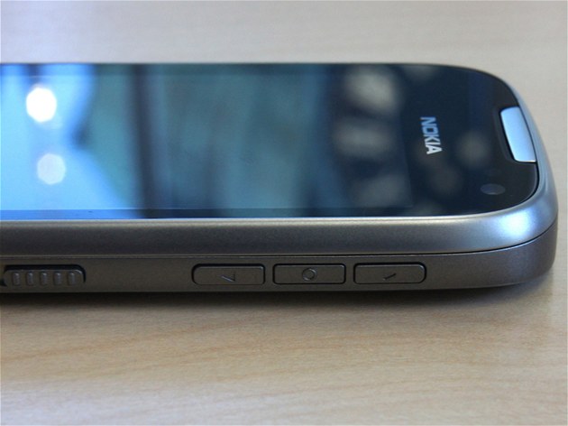 Nokia 701