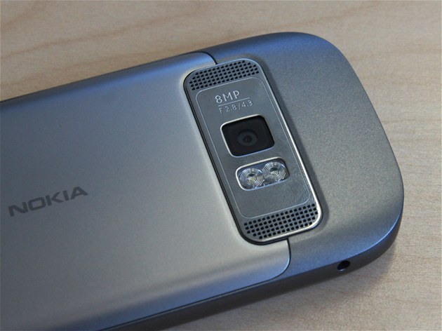 Nokia 701