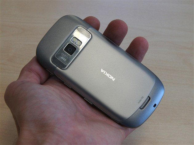 Nokia 701