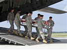 Návrat amerického vojáka zabitého v Afghánistánu do Spojených stát (srpen 2011)