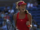 Srbská tenistka Ana Ivanoviová se raduje. Vydrí jí to i ve druhém kole, kde